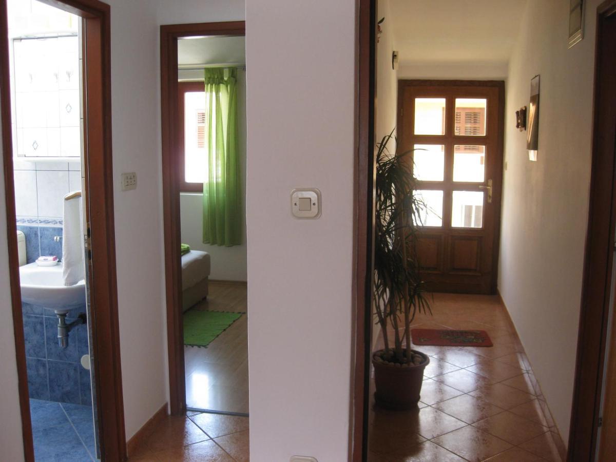 Apartments Nera Тисно Экстерьер фото