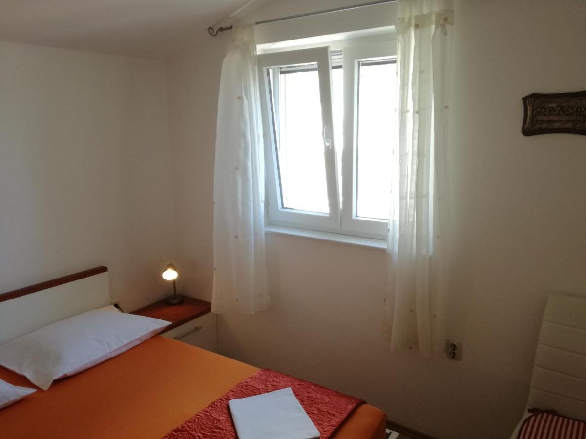 Apartments Nera Тисно Экстерьер фото