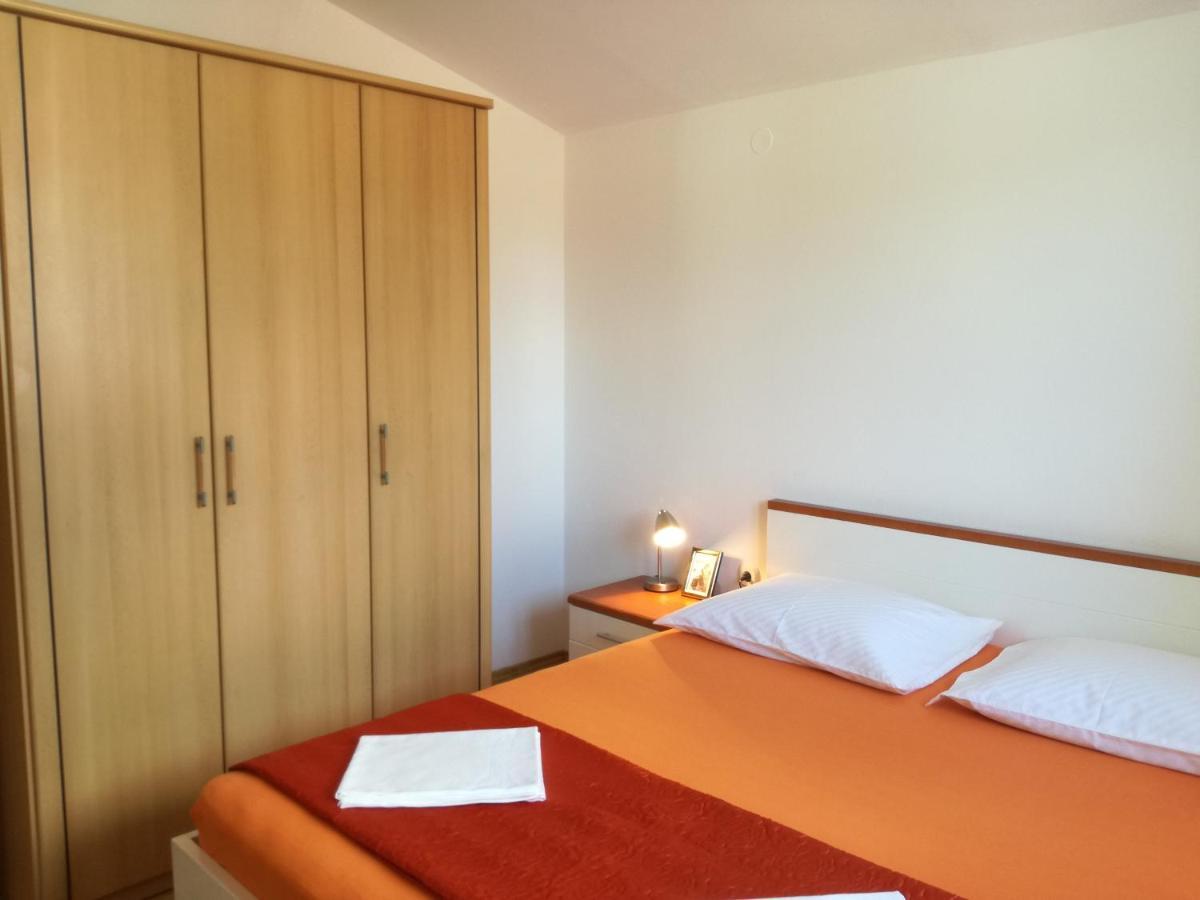 Apartments Nera Тисно Экстерьер фото