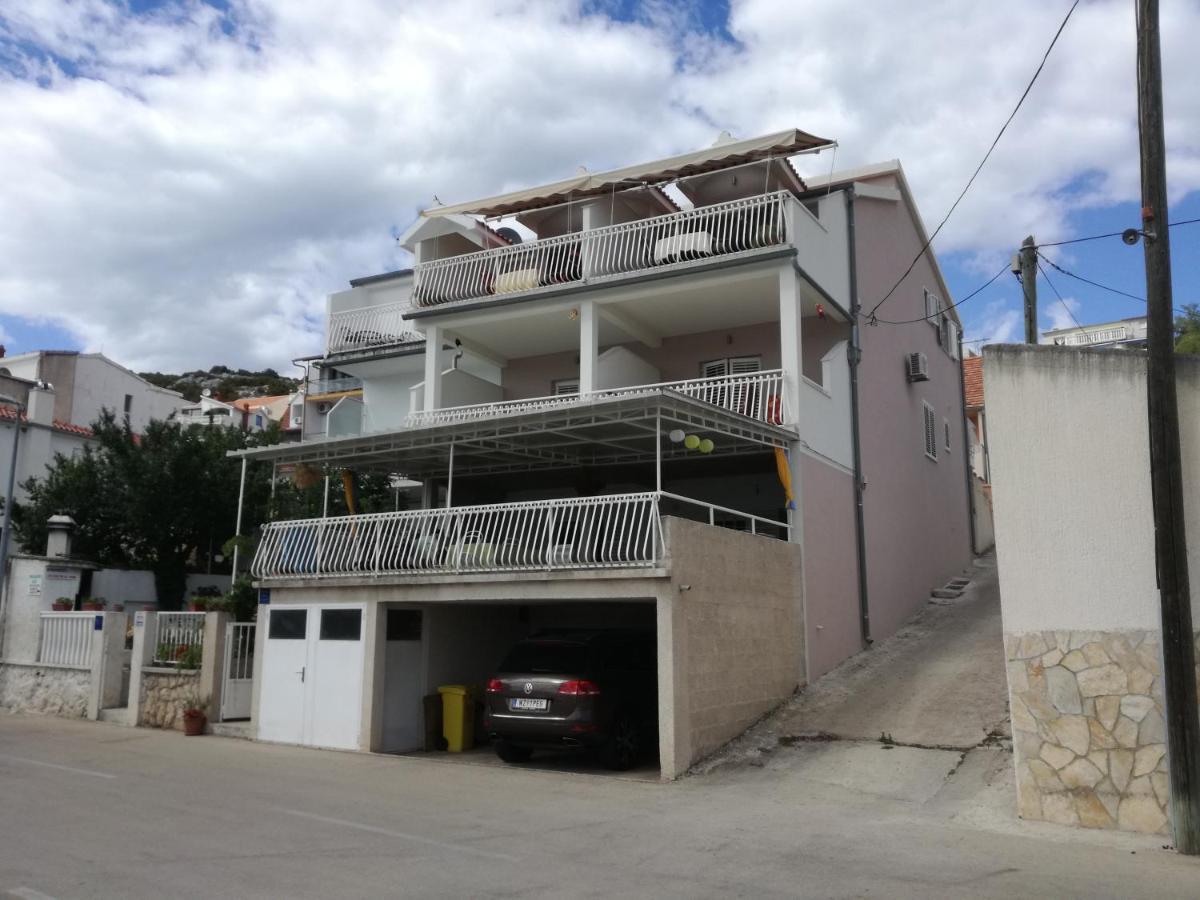 Apartments Nera Тисно Экстерьер фото