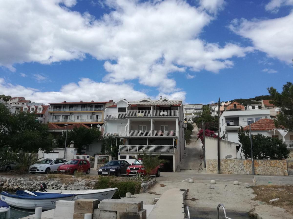 Apartments Nera Тисно Экстерьер фото