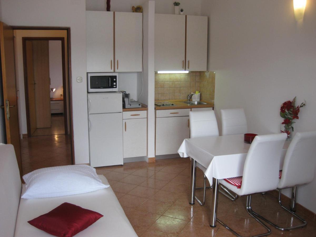 Apartments Nera Тисно Экстерьер фото