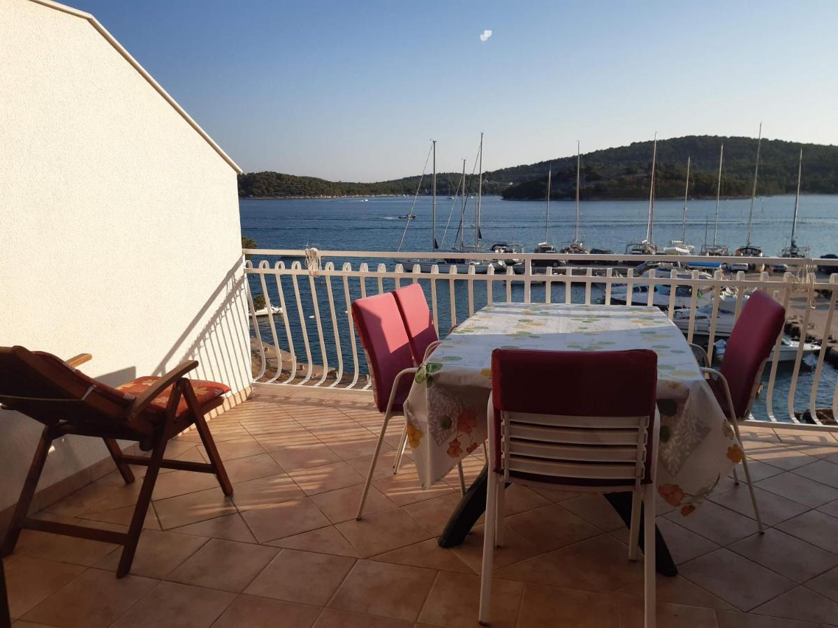 Apartments Nera Тисно Экстерьер фото
