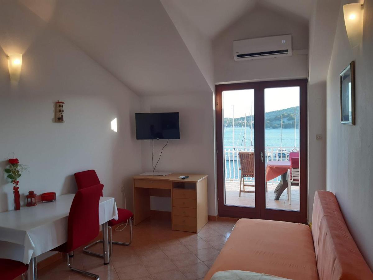 Apartments Nera Тисно Экстерьер фото
