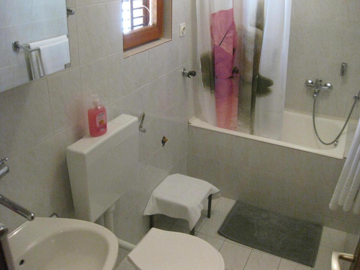 Apartments Nera Тисно Экстерьер фото